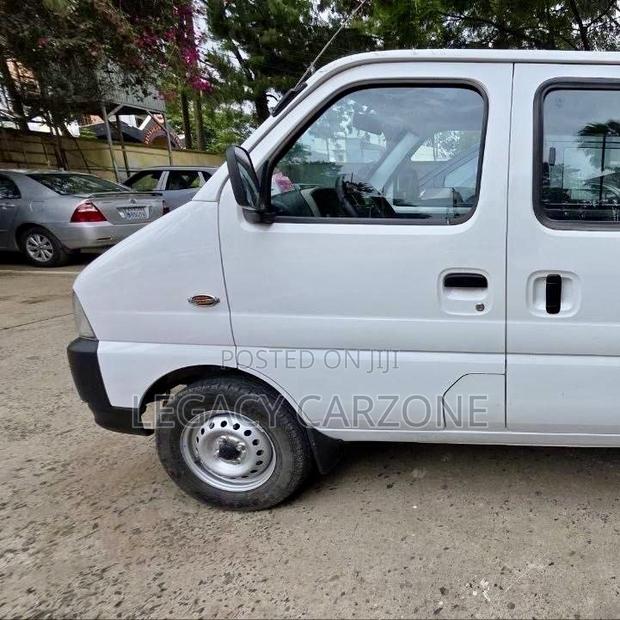Suzuki Eeco 2024 White