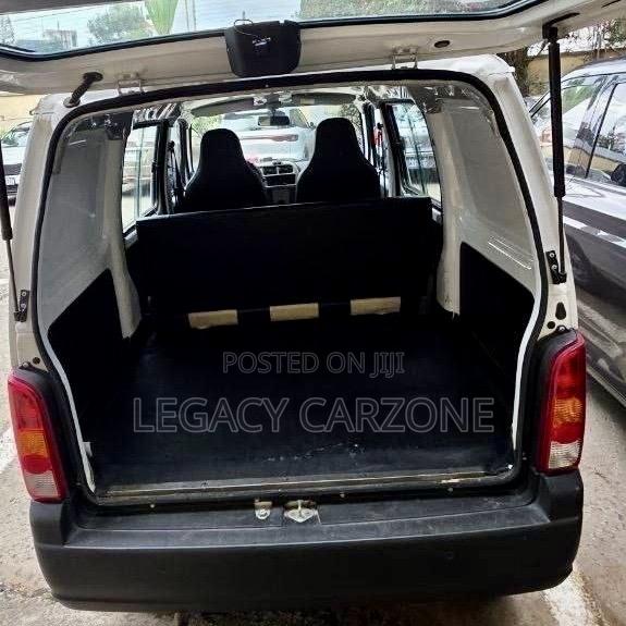Suzuki Eeco 2024 White