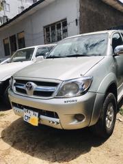 Toyota Hilux 2006 Gold for sale