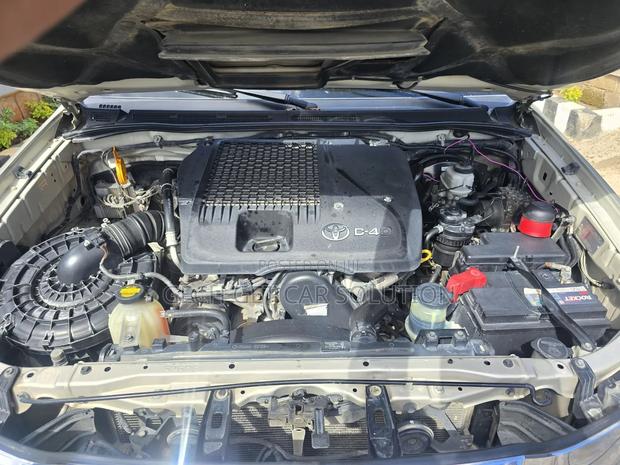 Toyota Hilux 2014 Gold