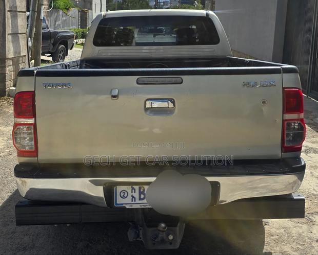 Toyota Hilux 2014 Gold