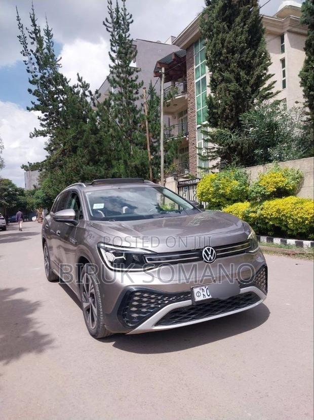 Volkswagen ID.6 2022 Gray