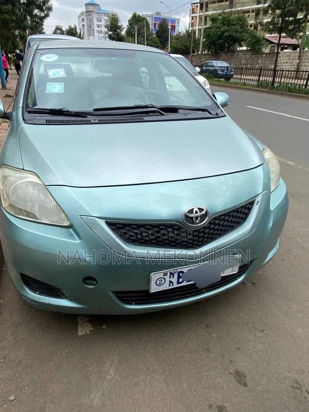 Toyota Belta 2010 Green