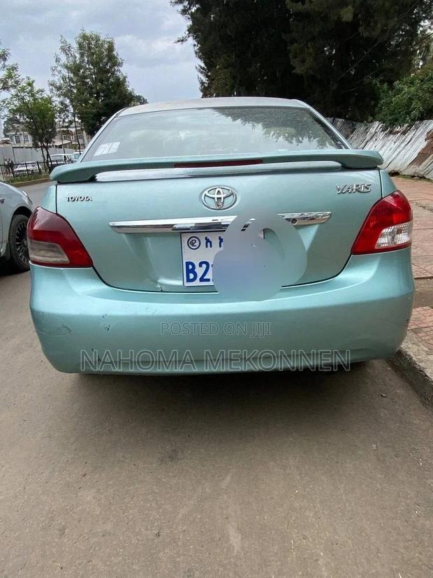 Toyota Belta 2010 Green