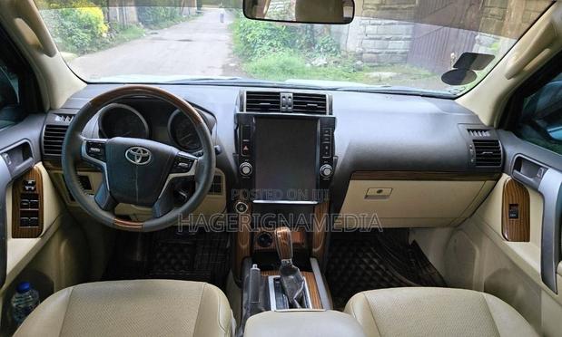 Toyota Land Cruiser Prado 2016 White