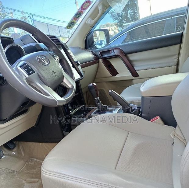 Toyota Land Cruiser Prado 2016 White