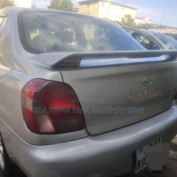 Toyota Platz 2001 Silver