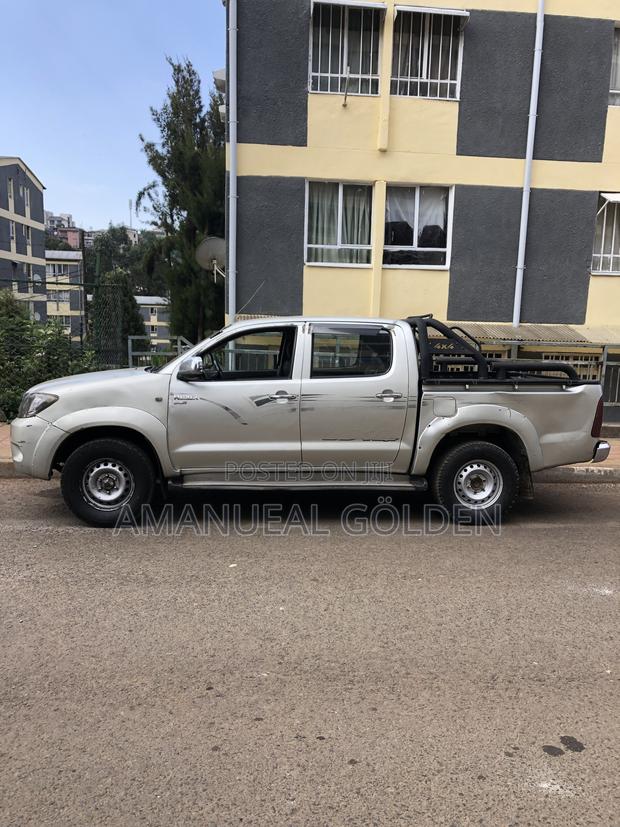 Toyota Hilux 2009 Brown