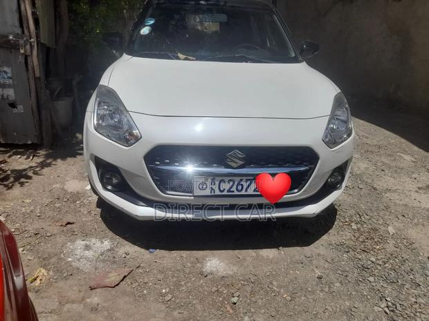 Suzuki Swift 2022 White