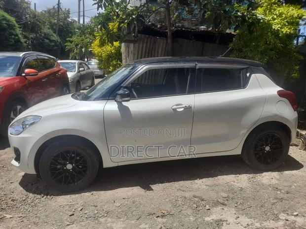 Suzuki Swift 2022 White