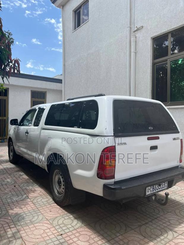 Toyota Hilux 2.5 D-4D SRX 2009 White