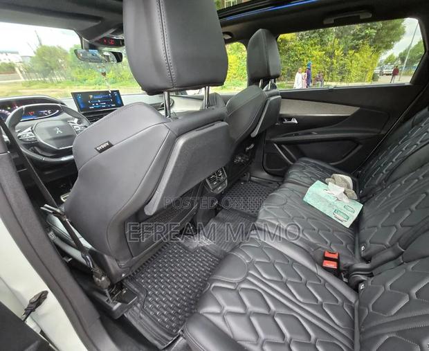 Peugeot 5008 2022