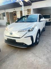 Toyota C-HR XLE 2022 White for sale
