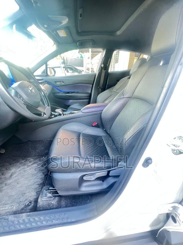 Toyota C-HR XLE 2022 White