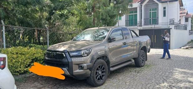Toyota Hilux 2022 Green