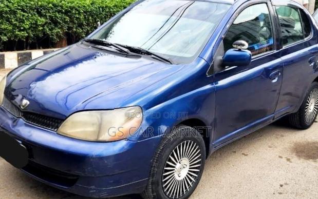Toyota Platz 2001 Blue