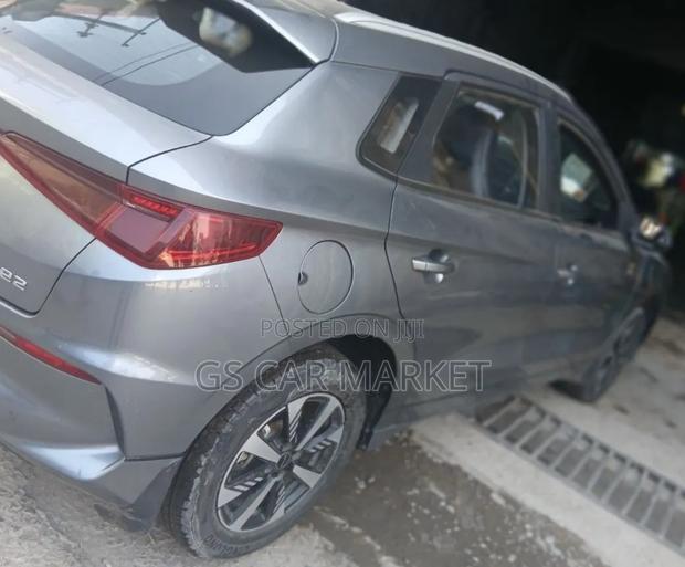 BYD E2 43 kWh 94 hp FWD 2024 Silver