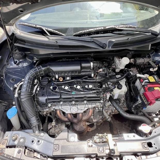 Suzuki Swift 2022 Brown
