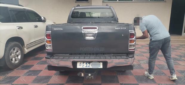 Toyota Hilux 2010 Gray