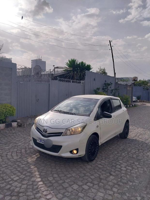 Toyota Yaris 2014 Ivory