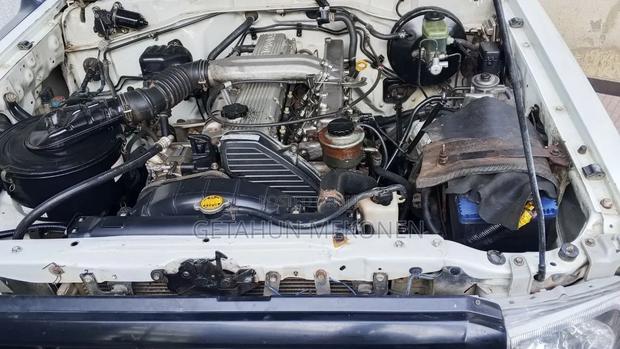 Toyota Land Cruiser 2009 White