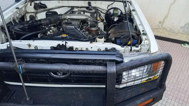 Toyota Land Cruiser 2009 White
