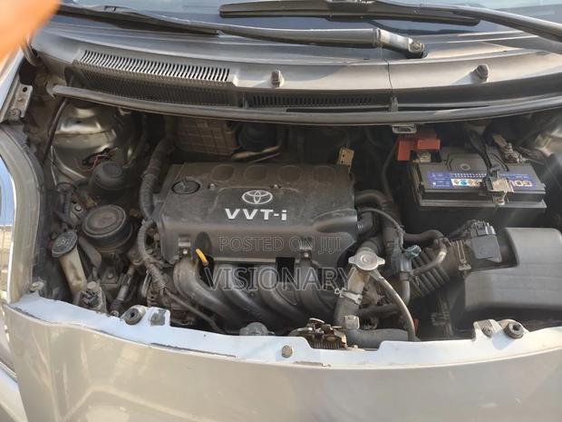 Toyota Yaris 2010 Gray