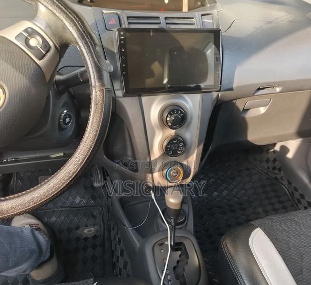 Toyota Yaris 2010 Gray
