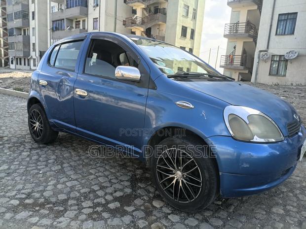 Toyota Vitz 2001 Blue