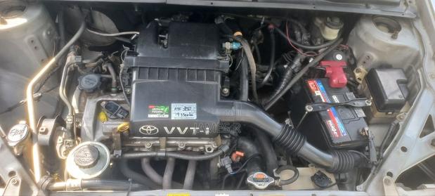 Toyota Platz 2001 Silver