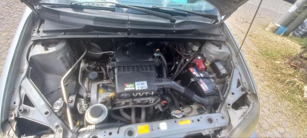 Toyota Platz 2001 Silver
