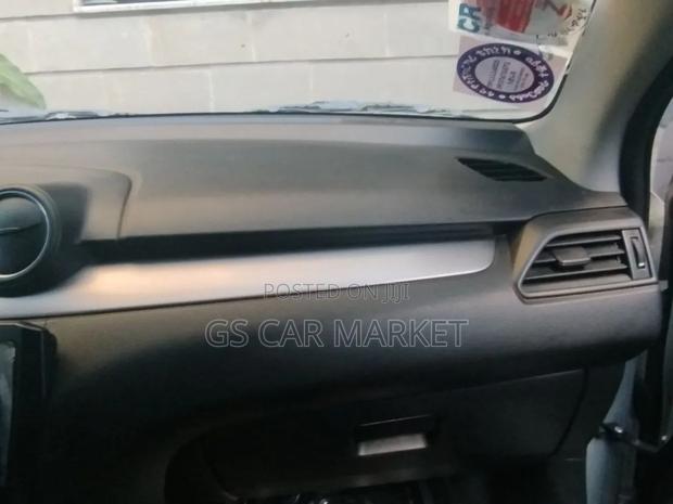Suzuki Swift 2022 Silver
