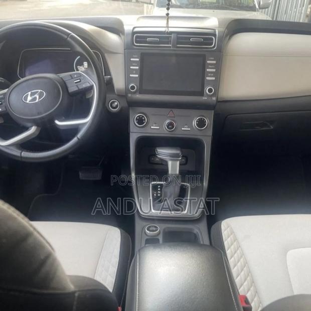 Hyundai Creta 2022 Off white
