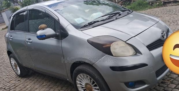 Toyota Yaris 2010 Silver