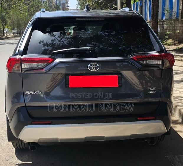 Toyota RAV4 2019 Blue