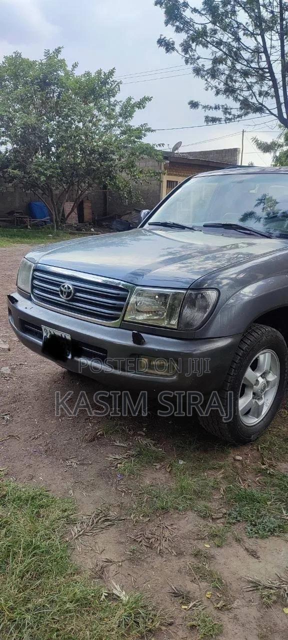 Toyota Land Cruiser 2003 Gray