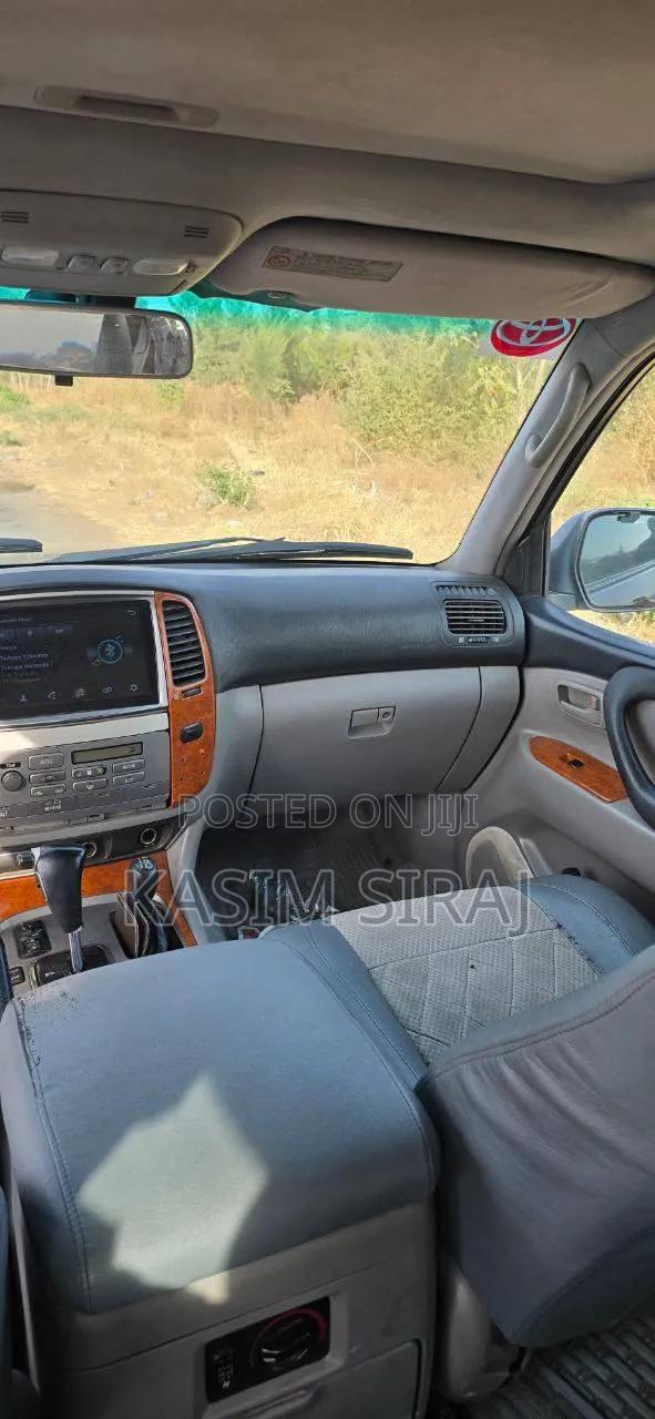 Toyota Land Cruiser 2003 Gray