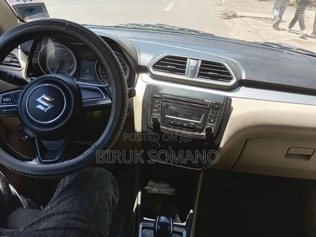 Suzuki Dzire 2022 Silver