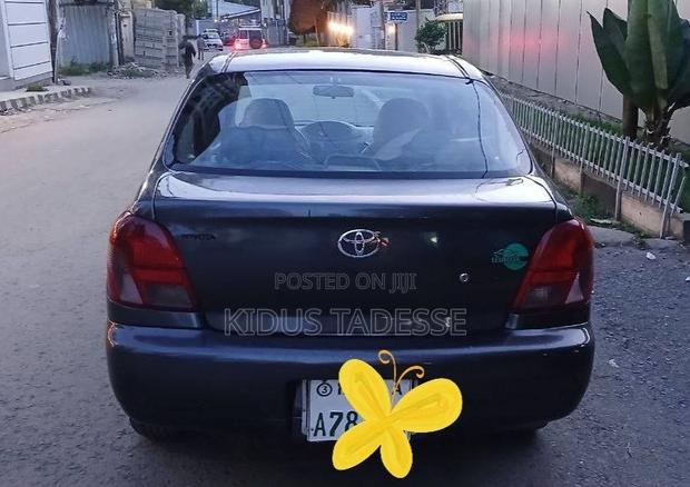 Toyota Platz 2001 Black