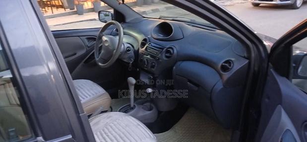 Toyota Platz 2001 Black