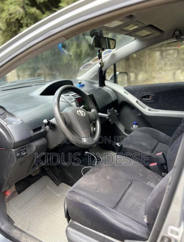 Toyota Platz 2001 Black