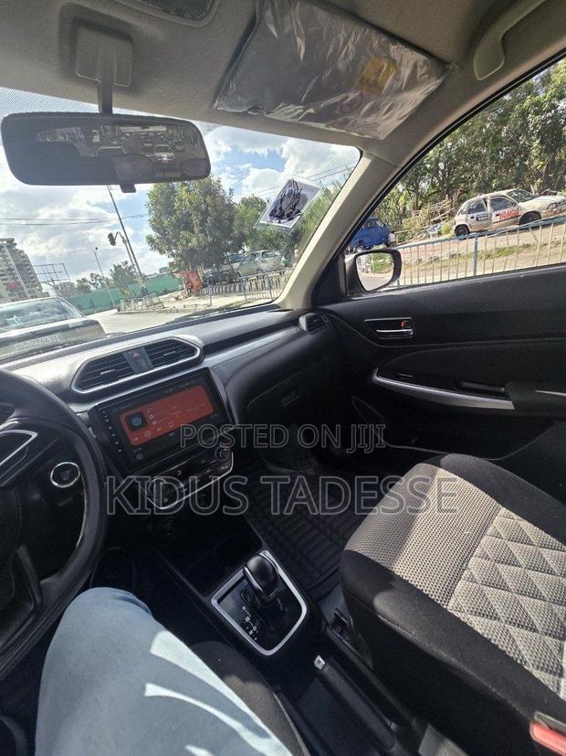 Suzuki Dzire 2022 Silver