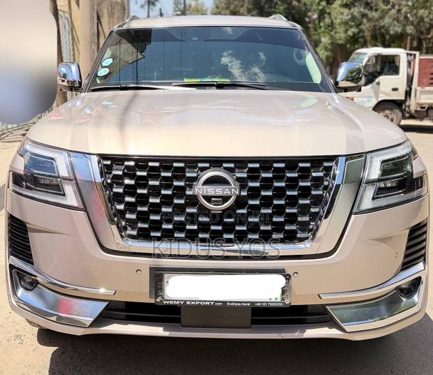 Nissan Patrol 2022 Beige
