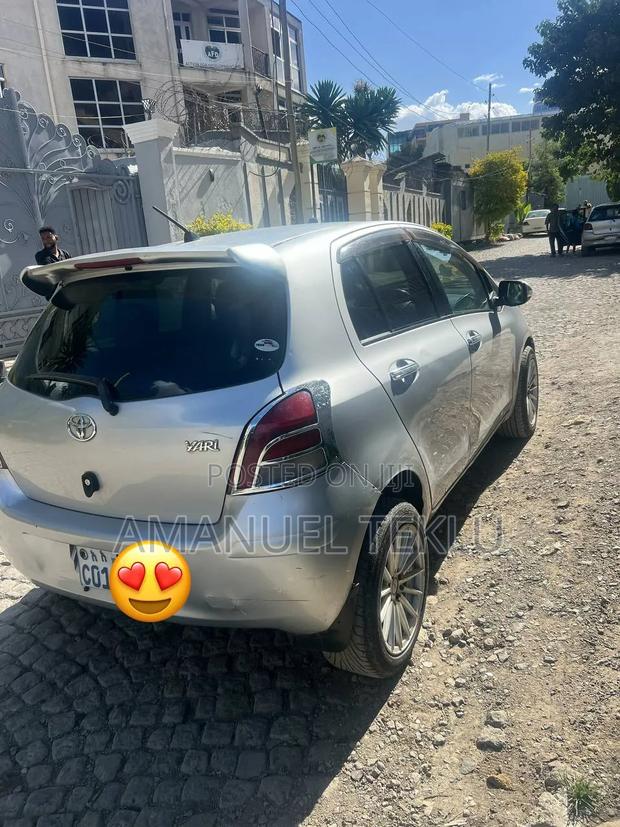 Toyota Yaris 2009 Gray