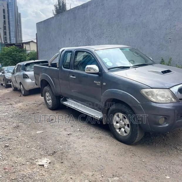 Toyota Hilux 2008 Gray