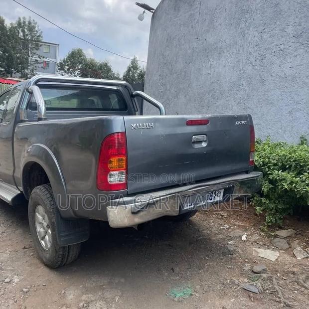 Toyota Hilux 2008 Gray