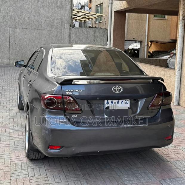 Toyota Corolla 2012 Gray