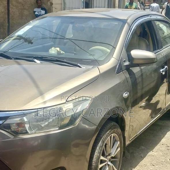 Toyota Yaris 2016 Brown
