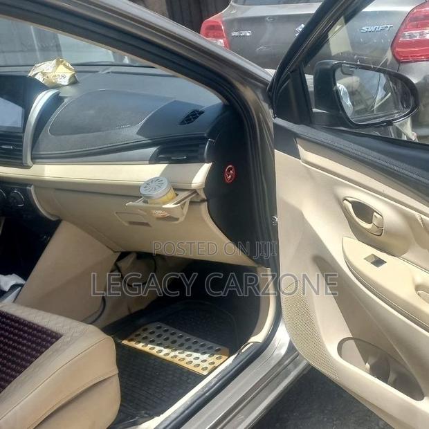 Toyota Yaris 2016 Brown