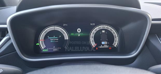 New Toyota Corolla Cross Hybrid 2025